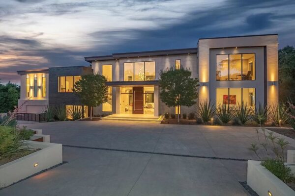 This 9500000 Contemporary Home In Los Gatos Boasts Sophisticated Design With Generous Living Spaces 1 600x400 
