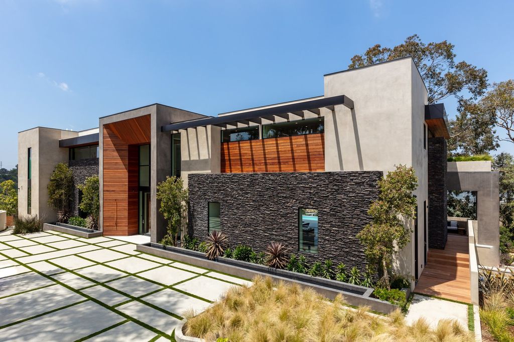 This-Brand-New-17500000-Sprawling-Home-in-Beverly-Hills-Inspired-by-Nature-and-Centered-in-Tranquility-18