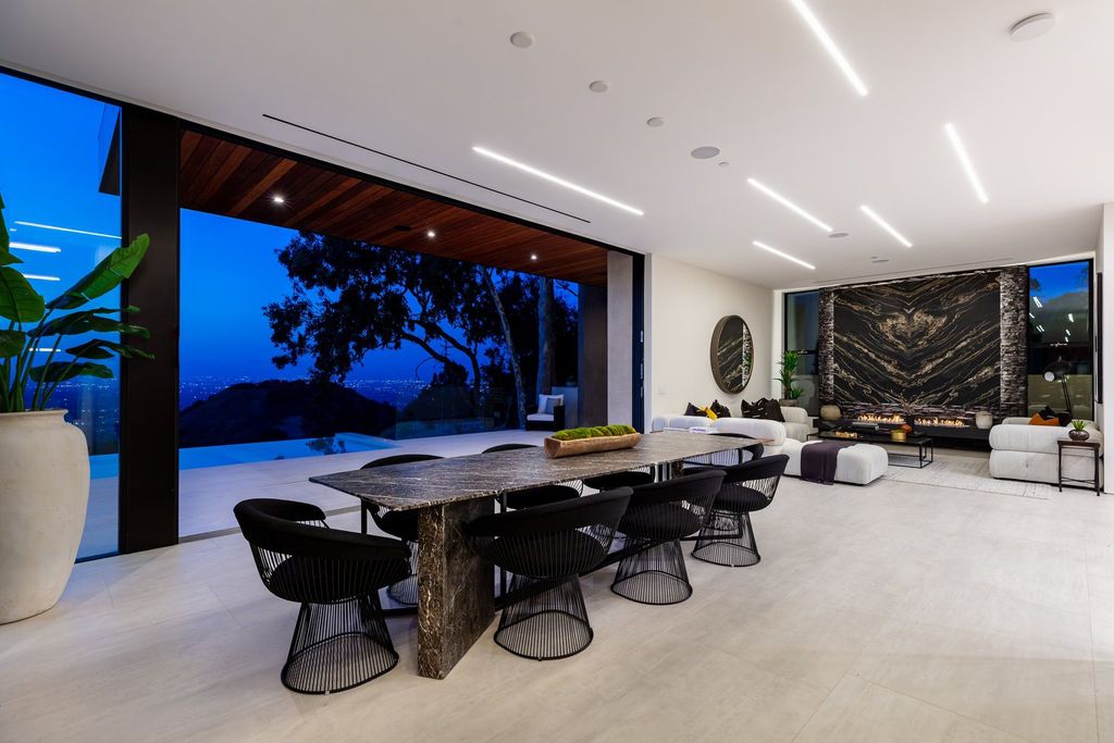 This-Brand-New-17500000-Sprawling-Home-in-Beverly-Hills-Inspired-by-Nature-and-Centered-in-Tranquility-4