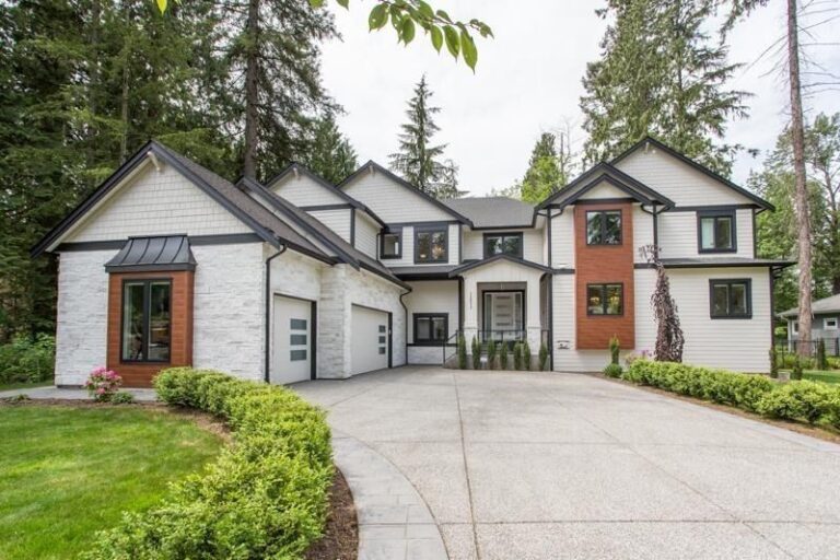 This C$3,399,000 Gorgeous House in Maple Ridge Boasts Outstanding Quality and Layout