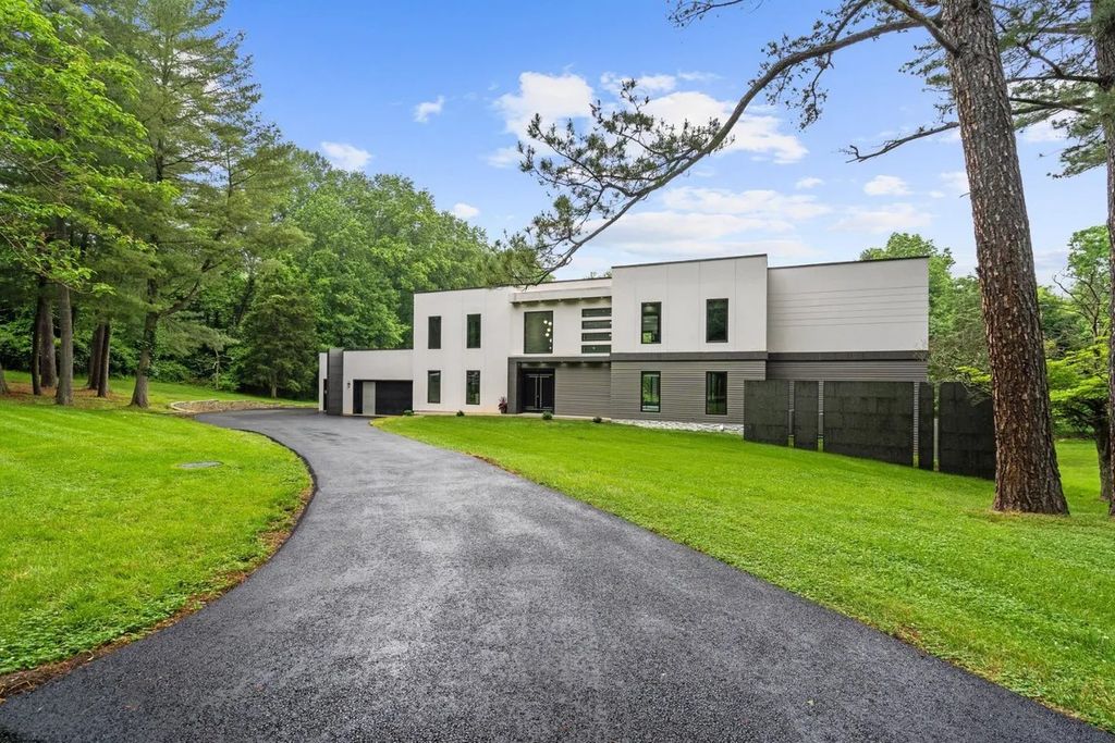 The Residence in Virginia is a modern masterpiece with the flexibility to both entertain and to live comfortably, now available for sale. This home located at 9100 Mill Pond Valley Dr, Mc Lean, Virginia