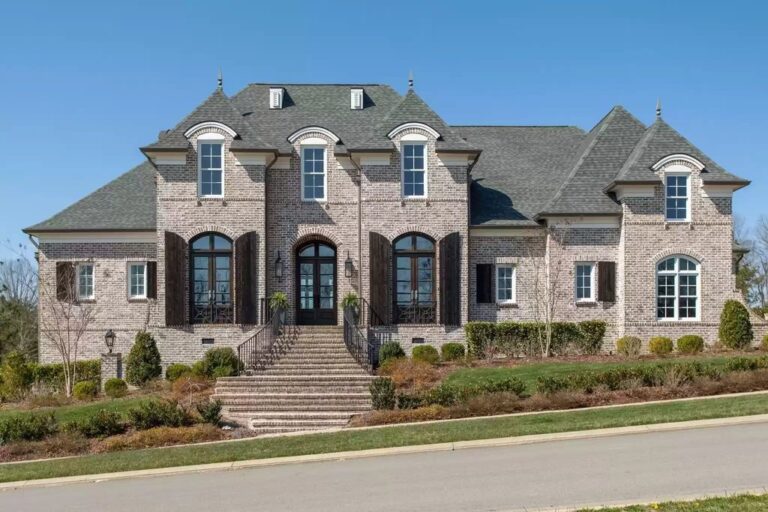 You’ll Find Many Beautiful Features in this $5,999,999 Luxury Estate in Tennessee