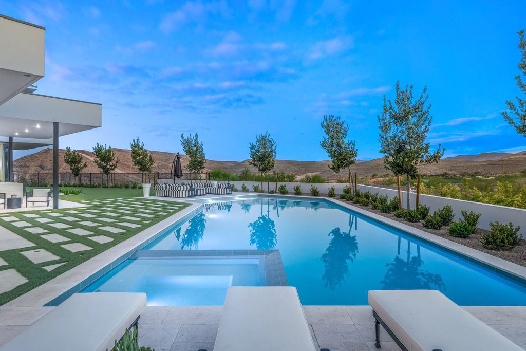 The SKYSUMMIT Mansion in Las Vegas, a spectacular home where every room is an experience with open concept design truly embodies and captures the best of desert living is now available for sale. This home located at 4909 Vegas Hills Ct, Las Vegas, Nevada