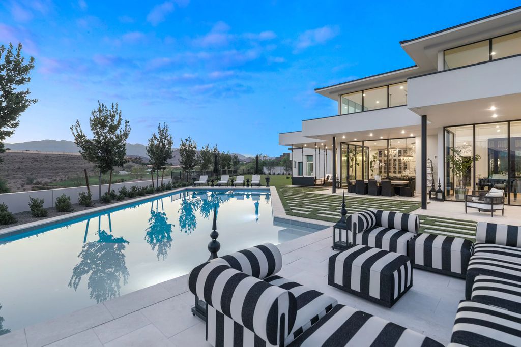 The SKYSUMMIT Mansion in Las Vegas, a spectacular home where every room is an experience with open concept design truly embodies and captures the best of desert living is now available for sale. This home located at 4909 Vegas Hills Ct, Las Vegas, Nevada