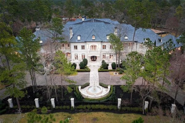 A 30,000 SF Mega Mansion with Elegance and Timeless Architectural ...