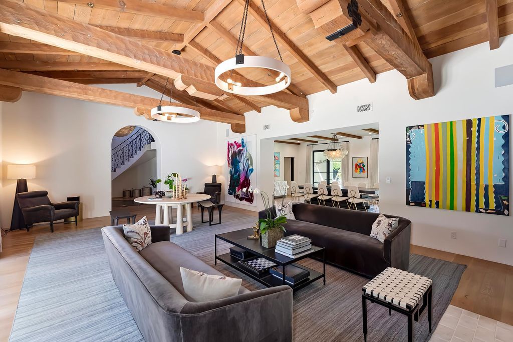 The Spanish Villa in Beverly Hills, the most private property in the Beverly Hills Flats completely reinvented and published Spanish Hacienda with designer finishes is now available for sale. This home located at 729 N Bedford Dr, Beverly Hills, California