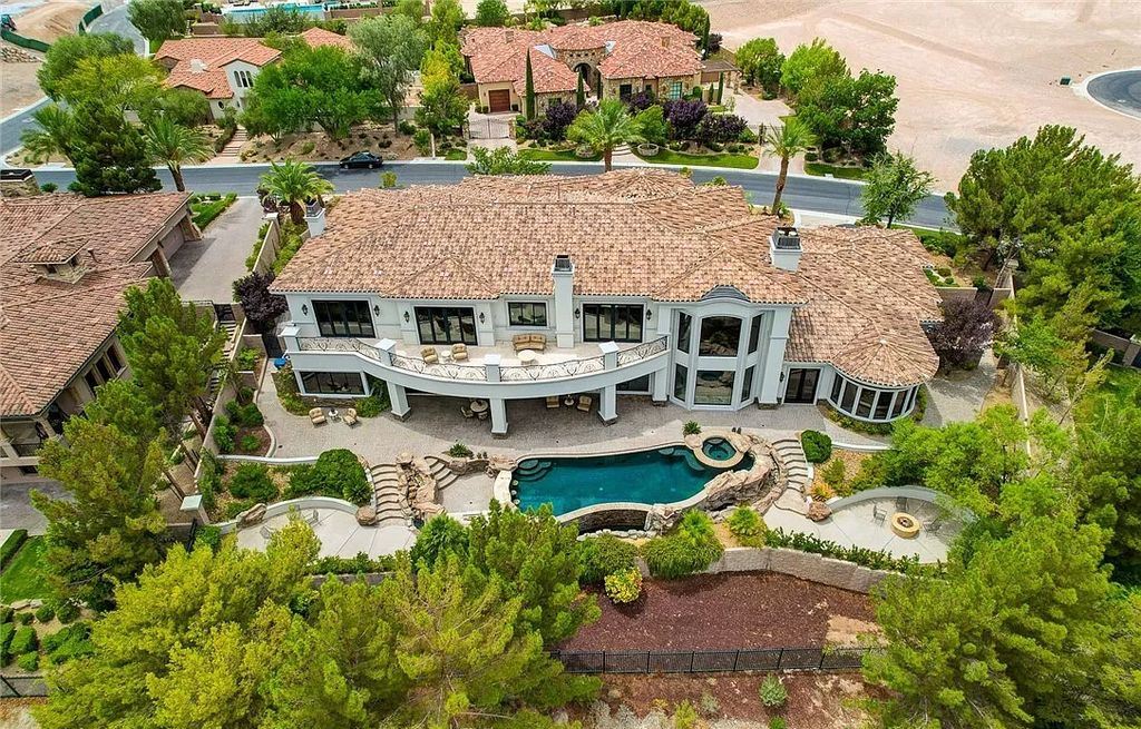 The Estate in Las Vegas, a stunning one of a kind home in the heart of Southern Highlands Country Club was completed with the finest of finishes, stones, marbles. This home located at 22 Augusta Canyon Way, Las Vegas, Nevada.