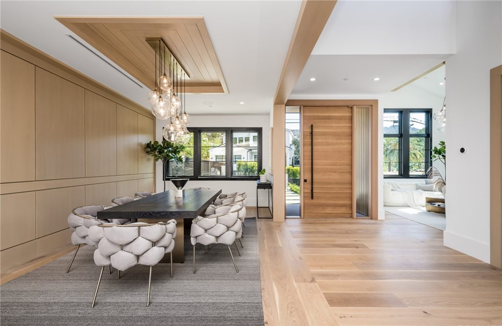 The Farmhouse in Encino, a new masterpiece home displays tremendous craftsmanship and attention to detail throughout perfectly encapsulating the California Lifestyle. This home located at 16657 Oldham St, Encino, California.