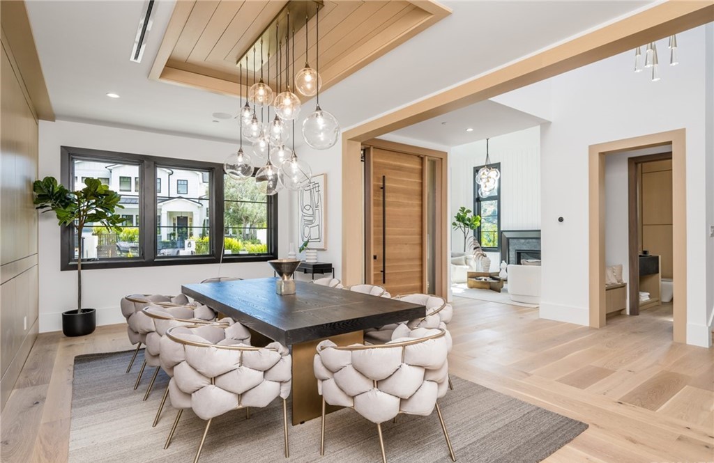 The Farmhouse in Encino, a new masterpiece home displays tremendous craftsmanship and attention to detail throughout perfectly encapsulating the California Lifestyle. This home located at 16657 Oldham St, Encino, California.