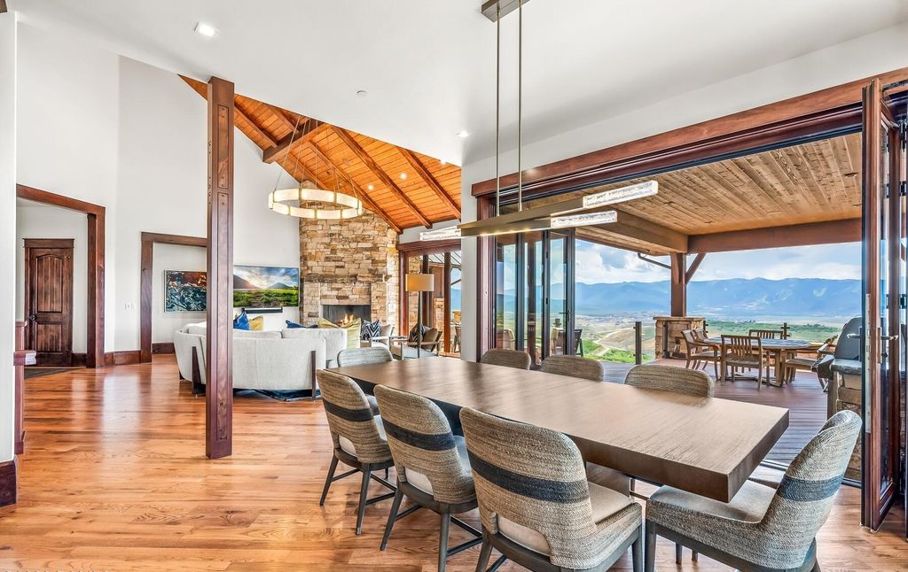 The Home in Park City, an amazing Russell Dye cabin has been extravagantly upgraded with all of the bells and whistles that you could dream of. This home located at 9207 Alice Ct, Park City, Utah.