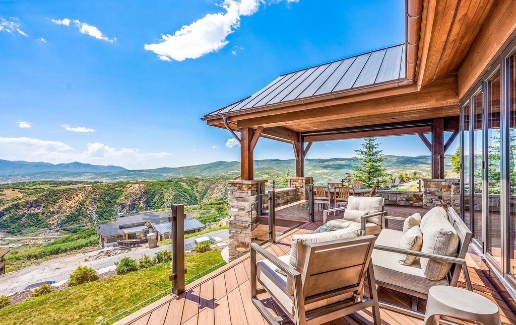 The Home in Park City, an amazing Russell Dye cabin has been extravagantly upgraded with all of the bells and whistles that you could dream of. This home located at 9207 Alice Ct, Park City, Utah.