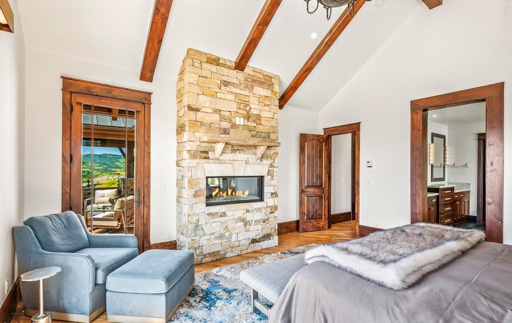 The Home in Park City, an amazing Russell Dye cabin has been extravagantly upgraded with all of the bells and whistles that you could dream of. This home located at 9207 Alice Ct, Park City, Utah.
