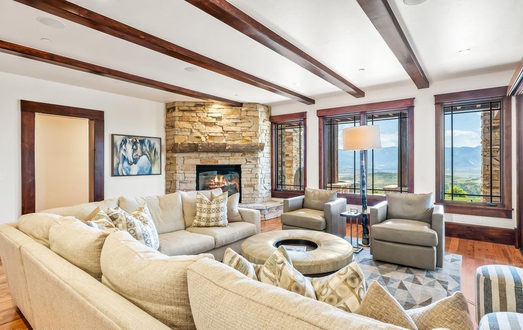 The Home in Park City, an amazing Russell Dye cabin has been extravagantly upgraded with all of the bells and whistles that you could dream of. This home located at 9207 Alice Ct, Park City, Utah.