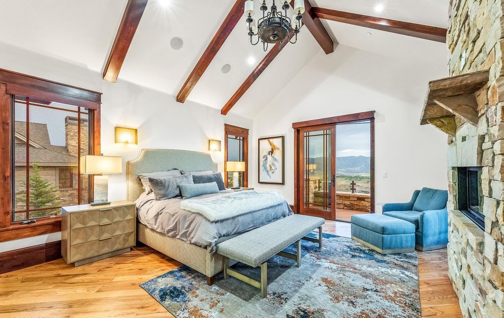 The Home in Park City, an amazing Russell Dye cabin has been extravagantly upgraded with all of the bells and whistles that you could dream of. This home located at 9207 Alice Ct, Park City, Utah.