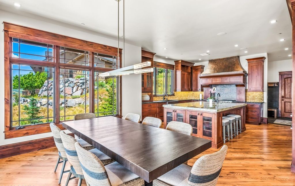 The Home in Park City, an amazing Russell Dye cabin has been extravagantly upgraded with all of the bells and whistles that you could dream of. This home located at 9207 Alice Ct, Park City, Utah.