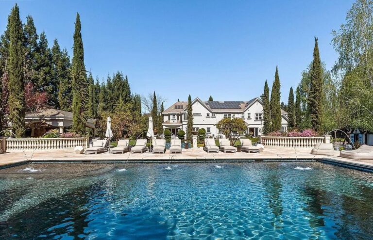 An Iconic and Famous Gated Estate in Alamo with A Breathtaking Backyard ...