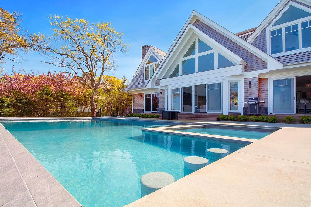 The Estate in Sag Harbor, a charming home enjoys views directly across the water to Shelter Island’s Mashomack nature preserve is now available for sale. This home located at 44 Forest Rd, Sag Harbor, New York