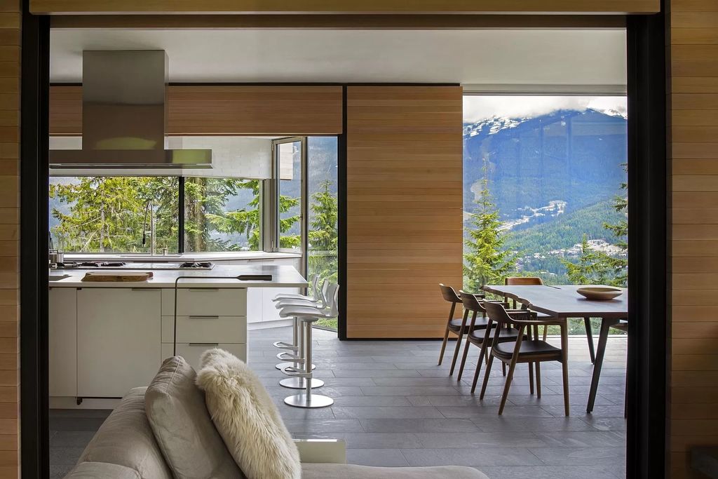 Blend-Perfectly-with-the-Surrounding-Landscape-Architectural-Masterpiece-in-Whistler-Listing-for-C39000000-11