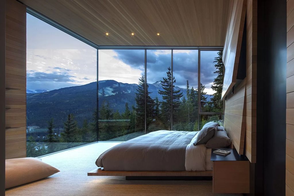 Blend-Perfectly-with-the-Surrounding-Landscape-Architectural-Masterpiece-in-Whistler-Listing-for-C39000000-17