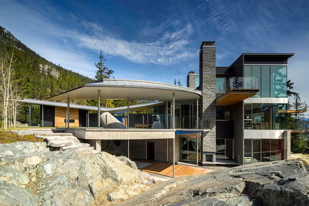 Blend-Perfectly-with-the-Surrounding-Landscape-Architectural-Masterpiece-in-Whistler-Listing-for-C39000000-23