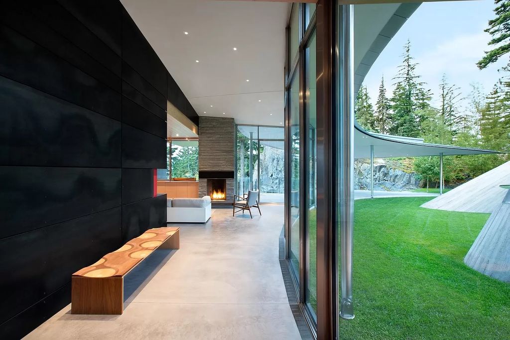 Blend-Perfectly-with-the-Surrounding-Landscape-Architectural-Masterpiece-in-Whistler-Listing-for-C39000000-6