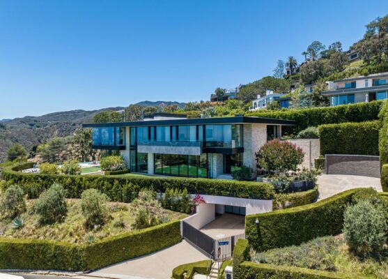 Brand New Architectural Masterpiece in Pacific Palisades Designed by ...