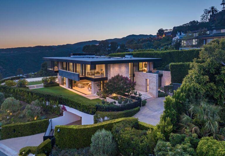 Brand New Architectural Masterpiece in Pacific Palisades Designed by Paul McClean and built to The Highest Standards