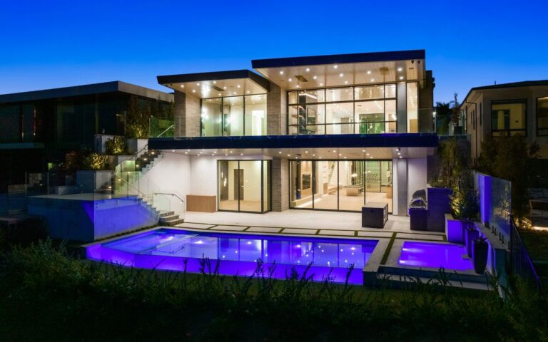 Brand New Construction Trophy Home in Corona Del Mar California with Extreme Elegance and Sophistication hits The Market for $20,000,000