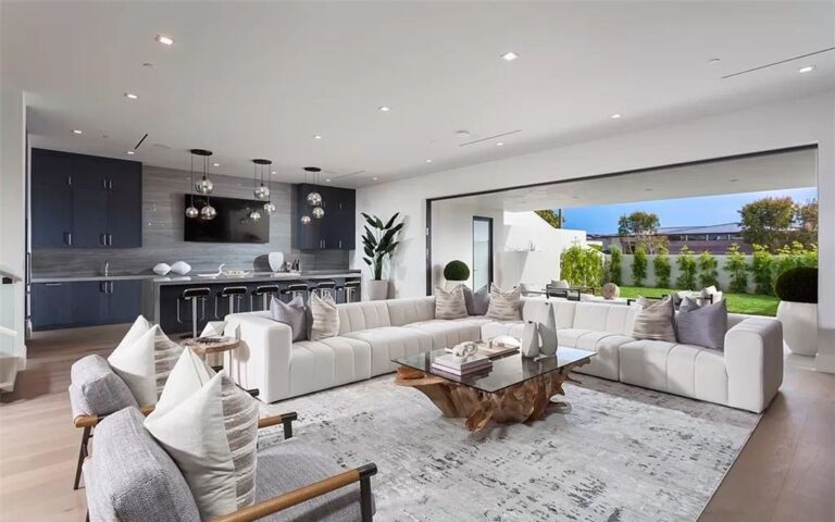 $21,995,000 Brand New Corona Del Mar Mansion on One of The Most Premier ...