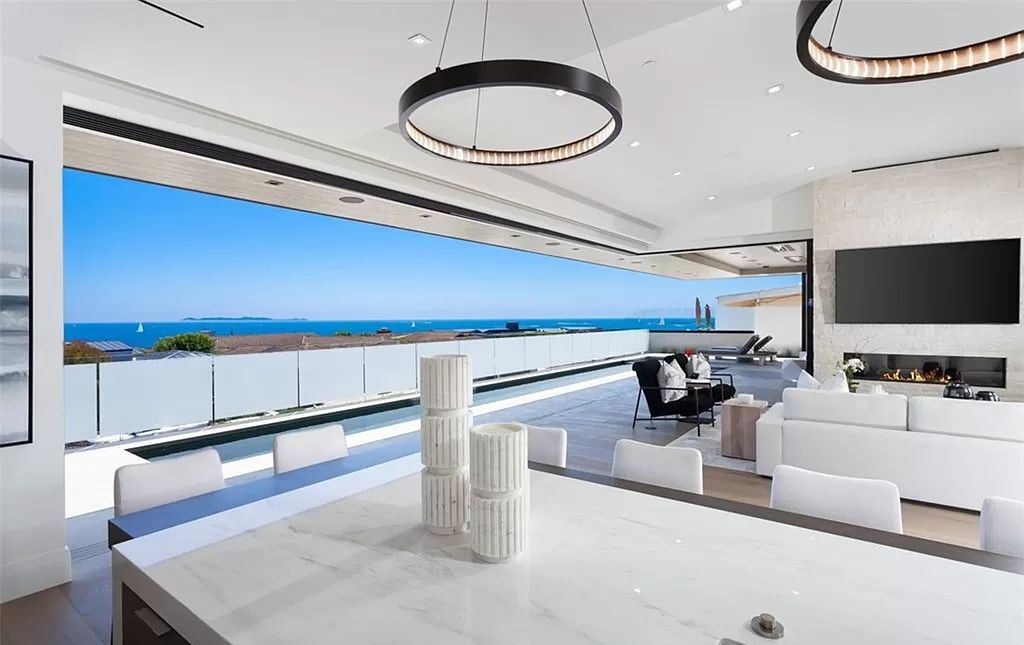 The Mansion in Corona Del Mar is a newly built home has been curated for ideal functionality and positioned to optimize the panoramic ocean vistas now available for sale. This home located at 4527 Perham Rd, Corona Del Mar, California