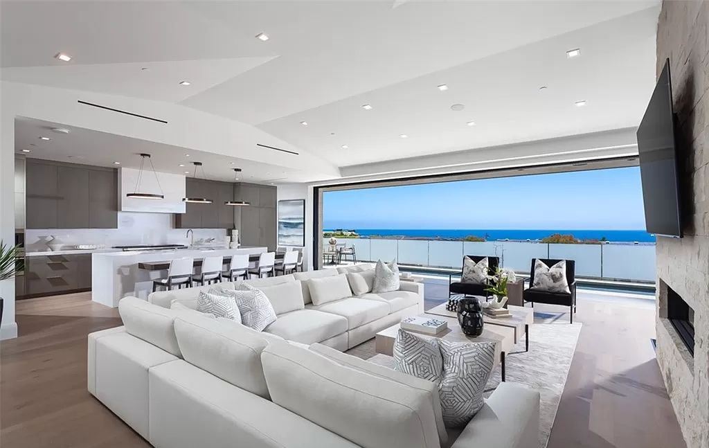 The Mansion in Corona Del Mar is a newly built home has been curated for ideal functionality and positioned to optimize the panoramic ocean vistas now available for sale. This home located at 4527 Perham Rd, Corona Del Mar, California