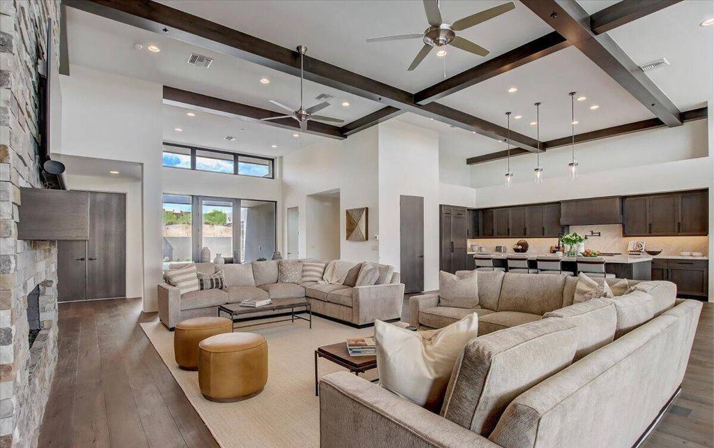 The Scottsdale Home, a brand new Mortensen Signature residence boasts natural elegance and contemporary desert flair. This home located at 10929 E Fortuna Dr, Scottsdale, Arizona