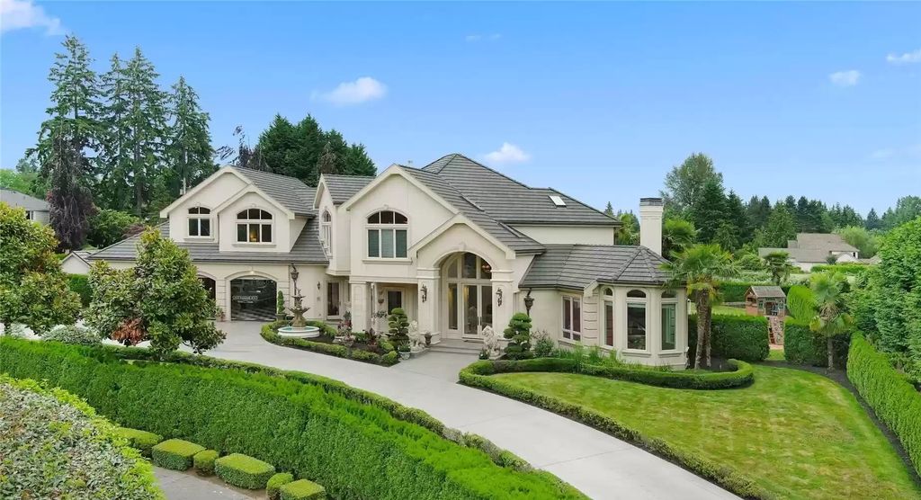 Chic-Entertainers-Dream-Home-in-Woodinville-with-Magnificent-Outdoor-Living-Areas-Lists-for-4390000-40