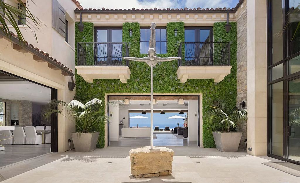 The Property in Newport Coast, an ultra luxurious picturesque home in Crystal Cove's ultra exclusive and highly secure second gated community showcases sweeping unobstructed ocean views. This home located at 46 Deep Sea, Newport Coast, California
