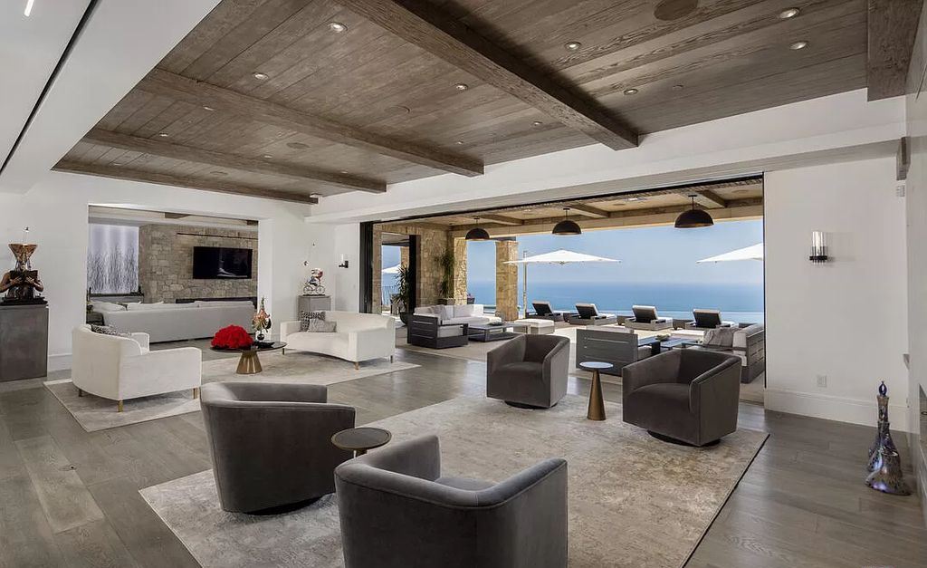 Come-to-The-Market-at-62000000-This-Unique-Property-in-Newport-Coast-showcases-The-Highest-Level-of-Ultra-Luxury-Coastal-Living-23