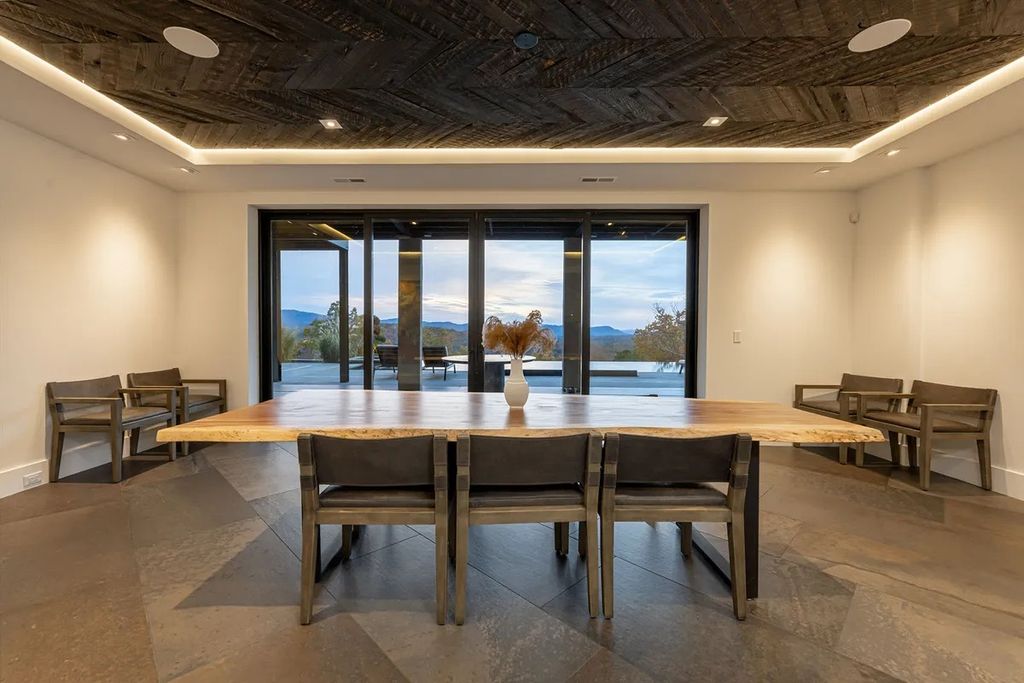 Discretely-Sited-with-Coveted-Mountain-Views-This-Grand-Manor-in-Fairview-Asks-for-7950000-36
