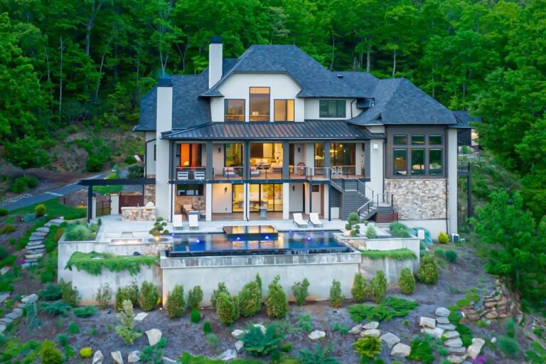 Exquisite Mountain Retreat in Western North Carolina: A Modern Sanctuary for the Discerning