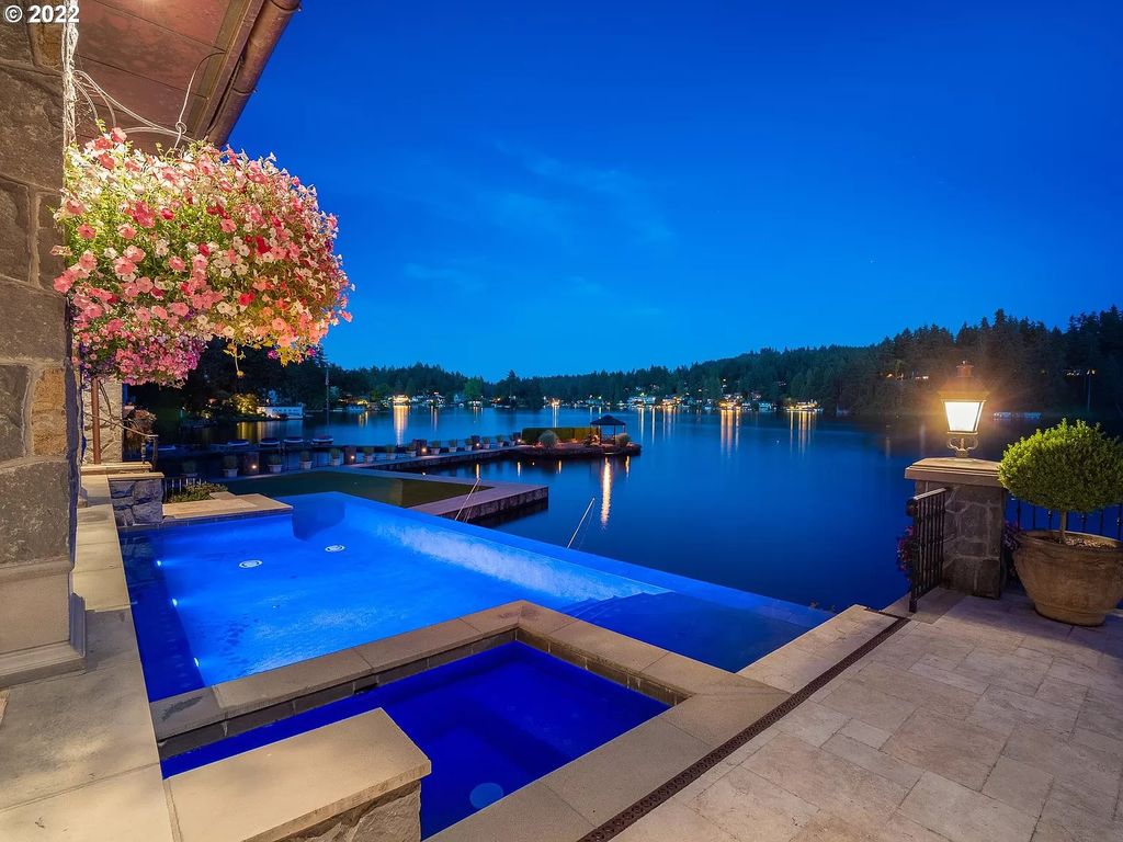 Enjoy-Awe-inspiring-Custom-Living-in-This-11500000-Phenomenal-Lakefront-Estate-2