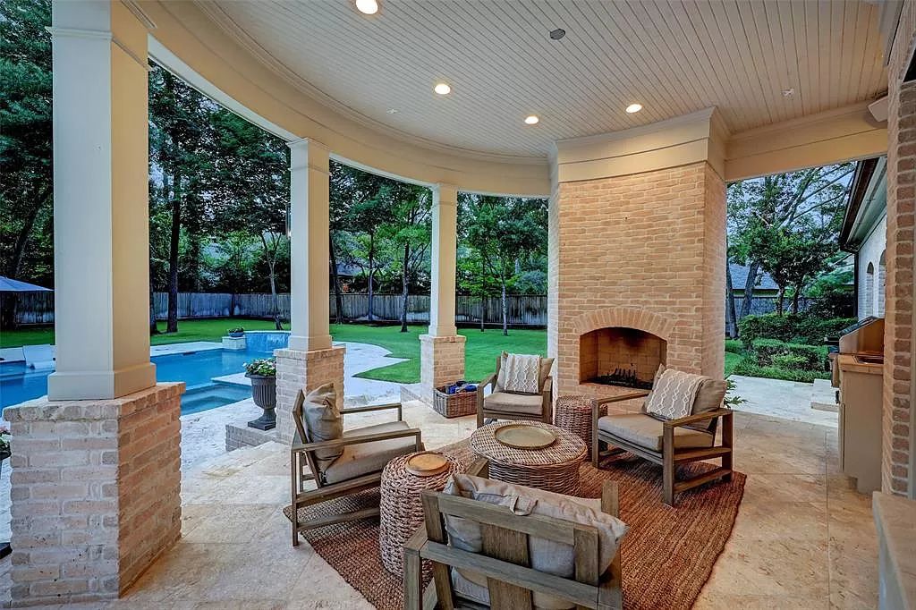 The Home in Houston is an exceptional gated property was designed for harmony between the house and the expansive lot now available for sale. This home located at 11526 Shadow Way St, Houston, Texas