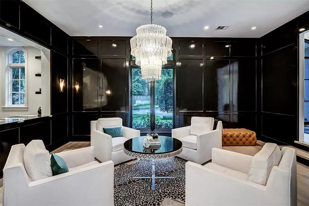 The Home in Houston is an exceptional gated property was designed for harmony between the house and the expansive lot now available for sale. This home located at 11526 Shadow Way St, Houston, Texas