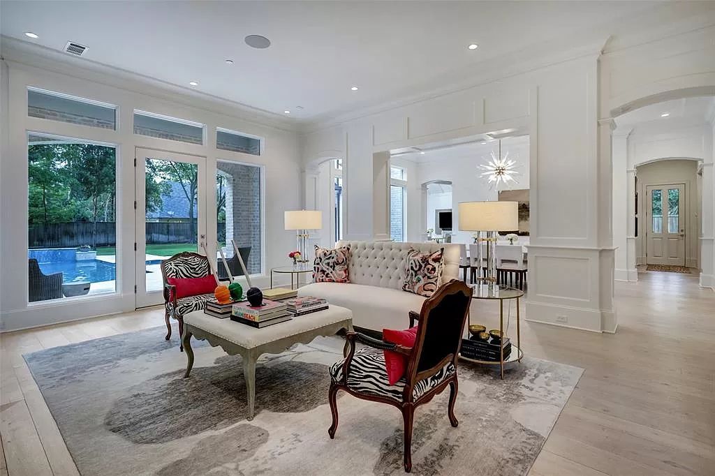 The Home in Houston is an exceptional gated property was designed for harmony between the house and the expansive lot now available for sale. This home located at 11526 Shadow Way St, Houston, Texas