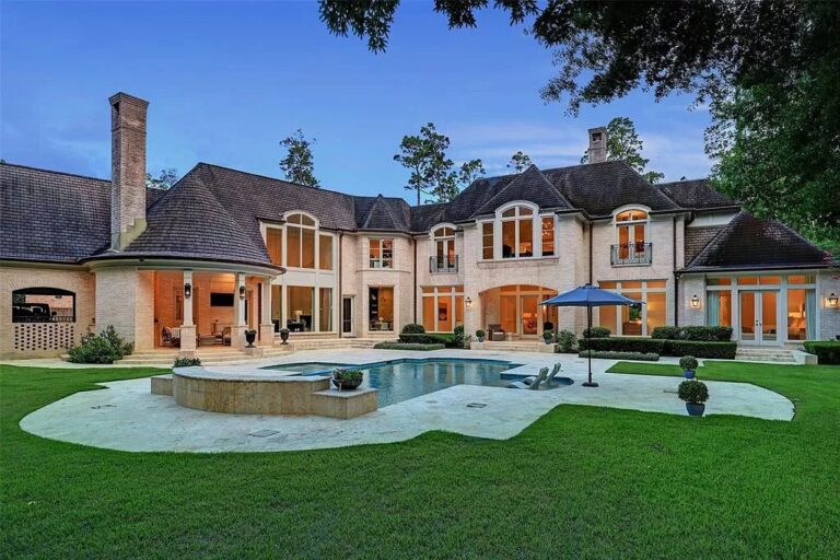 Exceptional Gated Home in Houston with Sophisticated Interiors