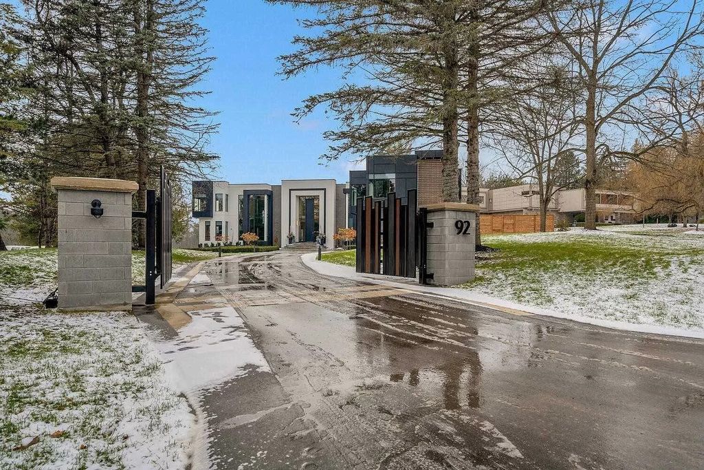 Exquisite-Custom-Home-in-Ontario-with-Sprawling-Open-Concept-Living-Spaces-Asks-for-C9198000-12