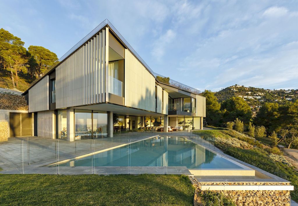 Happy House in Begur integrates environment by SALA Ferusic Architects