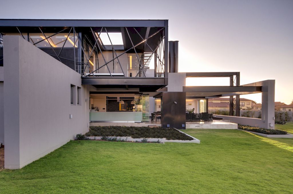 House Ber for Open Plan & Airy Spaces by Nico van der Meulen Architects