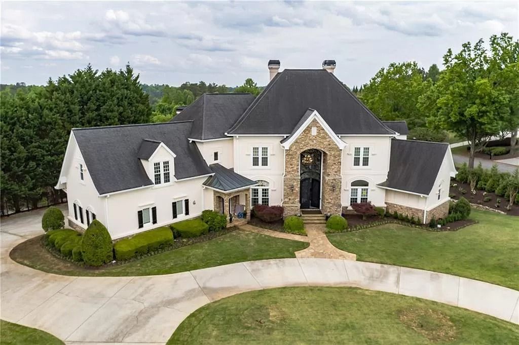 The Estate in Georgia is a luxurious home boasting breathtaking details from fabulous entrance doors, large foyer, high ceiling, grand brand new staircase so many great things now available for sale. This home located at 2392 Seaborn Pl, Duluth, Georgia; offering 07 bedrooms and 09 bathrooms with 0.88 acres of land.