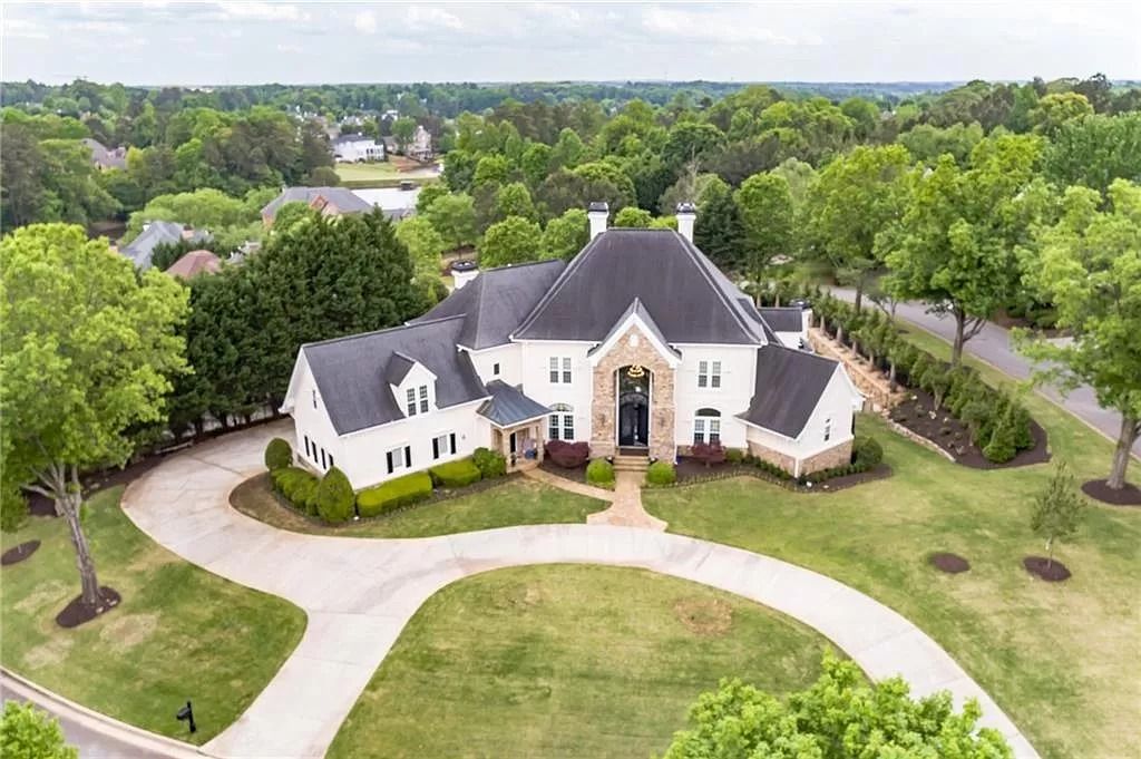 The Estate in Georgia is a luxurious home boasting breathtaking details from fabulous entrance doors, large foyer, high ceiling, grand brand new staircase so many great things now available for sale. This home located at 2392 Seaborn Pl, Duluth, Georgia; offering 07 bedrooms and 09 bathrooms with 0.88 acres of land.