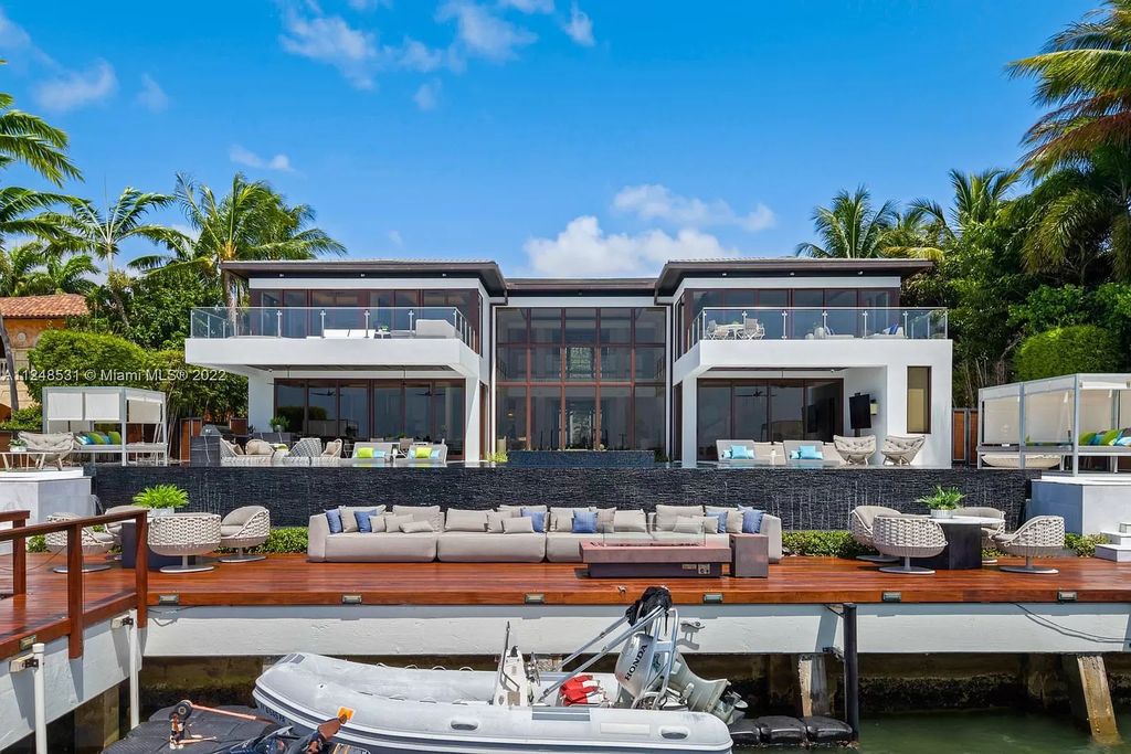 The Mansion in Miami, a magnificent open Bayfront Masterpiece on Miami’s most secluded true gated community was built with the highest level of luxury. This home located at 4505 Sabal Palm Rd, Miami, Florida.