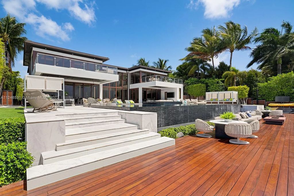 The Mansion in Miami, a magnificent open Bayfront Masterpiece on Miami’s most secluded true gated community was built with the highest level of luxury. This home located at 4505 Sabal Palm Rd, Miami, Florida.