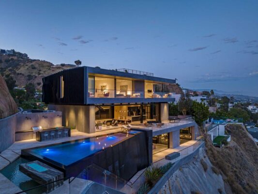 Photo inspiration: Luxury Amenities In Los Angeles Reference: Brand New Modern Mansion In Los Angeles Boasts A Vast